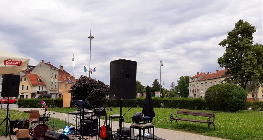 Image 4937482 (auto) Image 4937482 (auto)