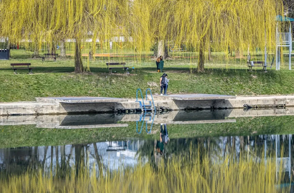 20250309 Karlovačkim ulicama (foto Igor Čepurkovski) 04 Foginovo kupalište, Korana