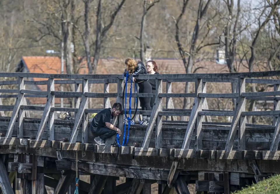 20250309 Karlovačkim ulicama (foto Igor Čepurkovski) 14 drveni most
