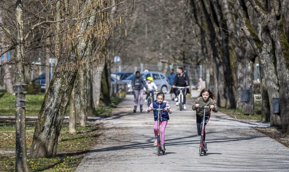 20250309 Karlovačkim ulicama (foto Igor Čepurkovski) 19 Vrbanićev perivoj