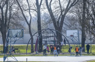 20250309 Karlovačkim ulicama (foto Igor Čepurkovski) 27 Vunsko polje, dječje igralište