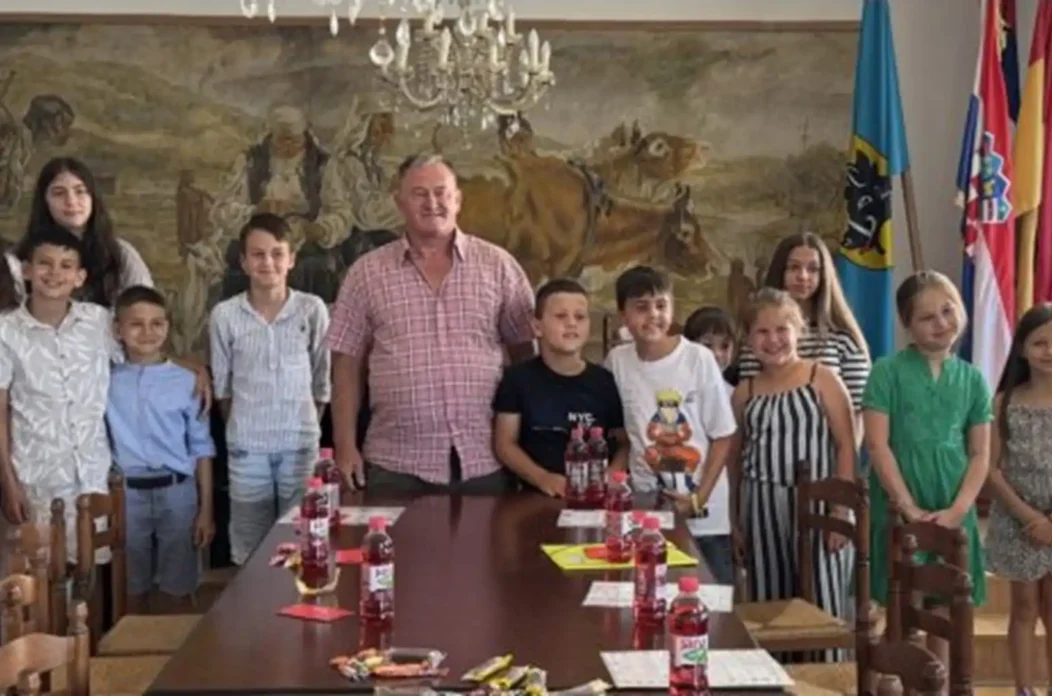 20250702 Romo Čović i djeca (foto Općina Vojnić) 20250702 Romo Čović i djeca (foto Općina Vojnić)