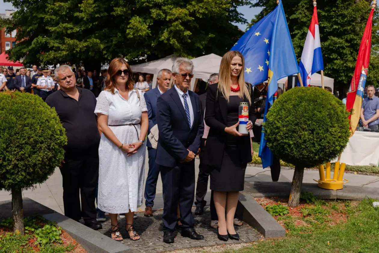 20250806 Slunj (foto Grad Slunj) 07 Jure Katić, Mirjana Puškarić i ostali