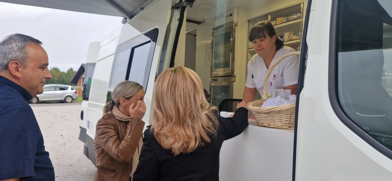 20250917 Bosiljevo 03 mobilna ljekarna – Ivan Barešić, Vlatka Kusanić, Vesna Hajsan-Dolinar i Anita Barešić 20250917 Bosiljevo 03 mobilna ljekarna – Ivan Barešić, Vlatka Kusanić, Vesna Hajsan-Dolinar i Anita Barešić