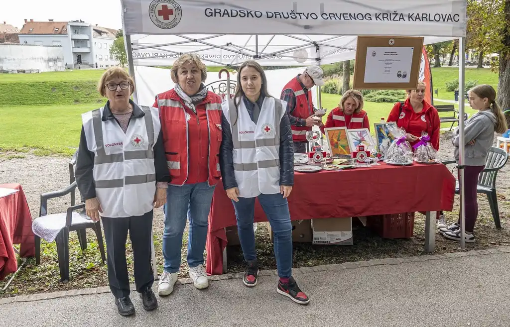 20250927 Sajam udruga Karlovac (foto Igor Čepurkovski) 25 Crveni križ