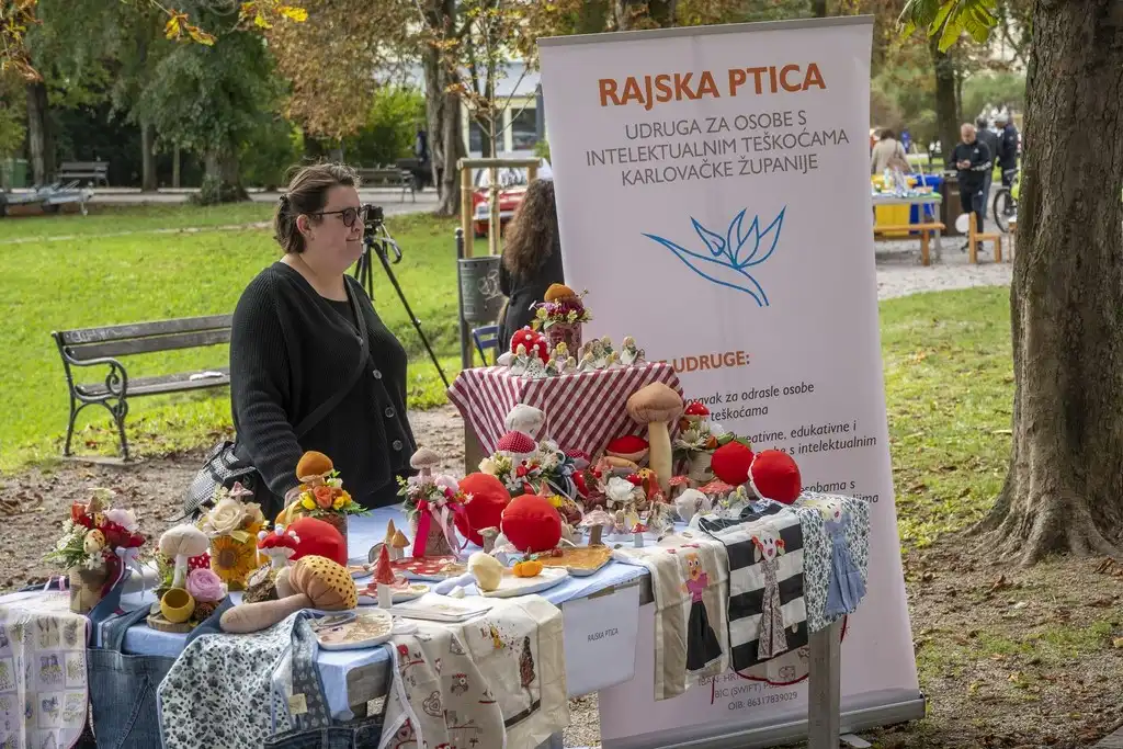 20250927 Sajam udruga Karlovac (foto Igor Čepurkovski) 29 Rajska ptica