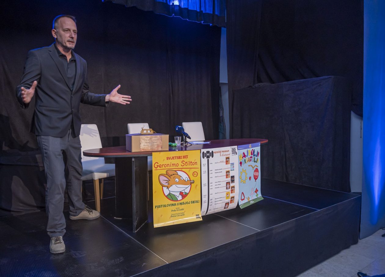 20251006 zakon teatar otvorenje malog kazališta u knjižnici za mlade (10)