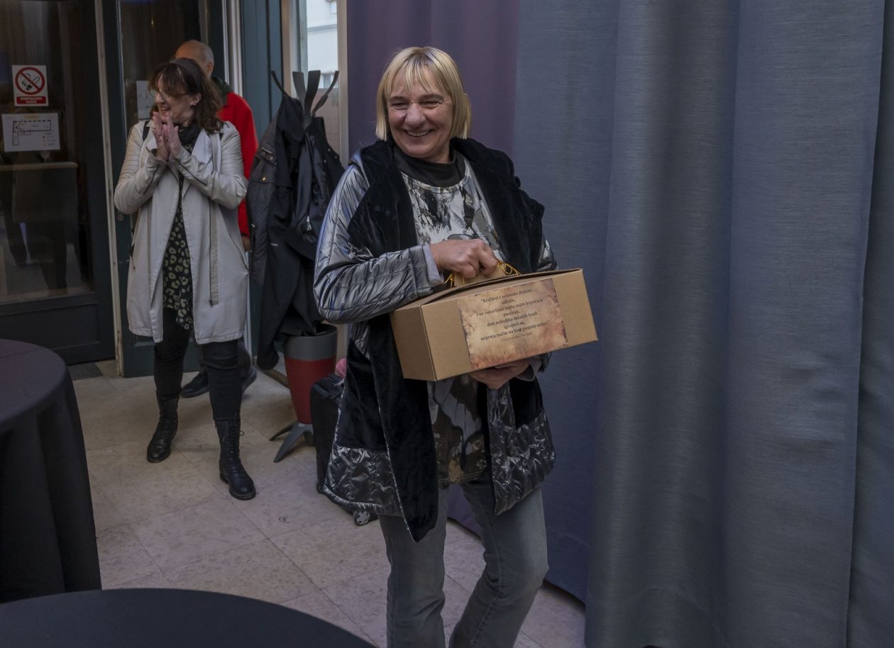 20251006 zakon teatar otvorenje malog kazališta u knjižnici za mlade (30)