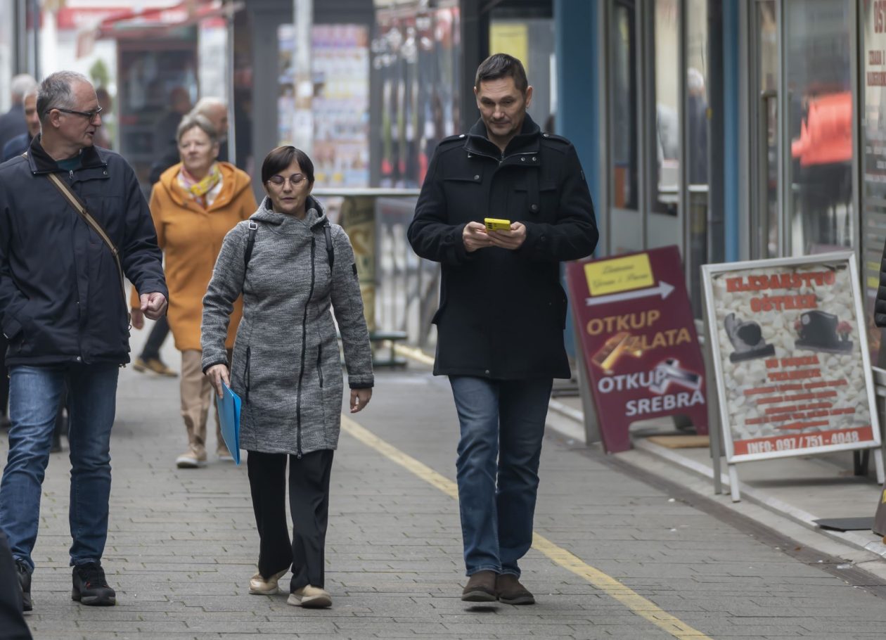 20251007karlovačkim ulicama (5) 20251007karlovačkim ulicama (5)