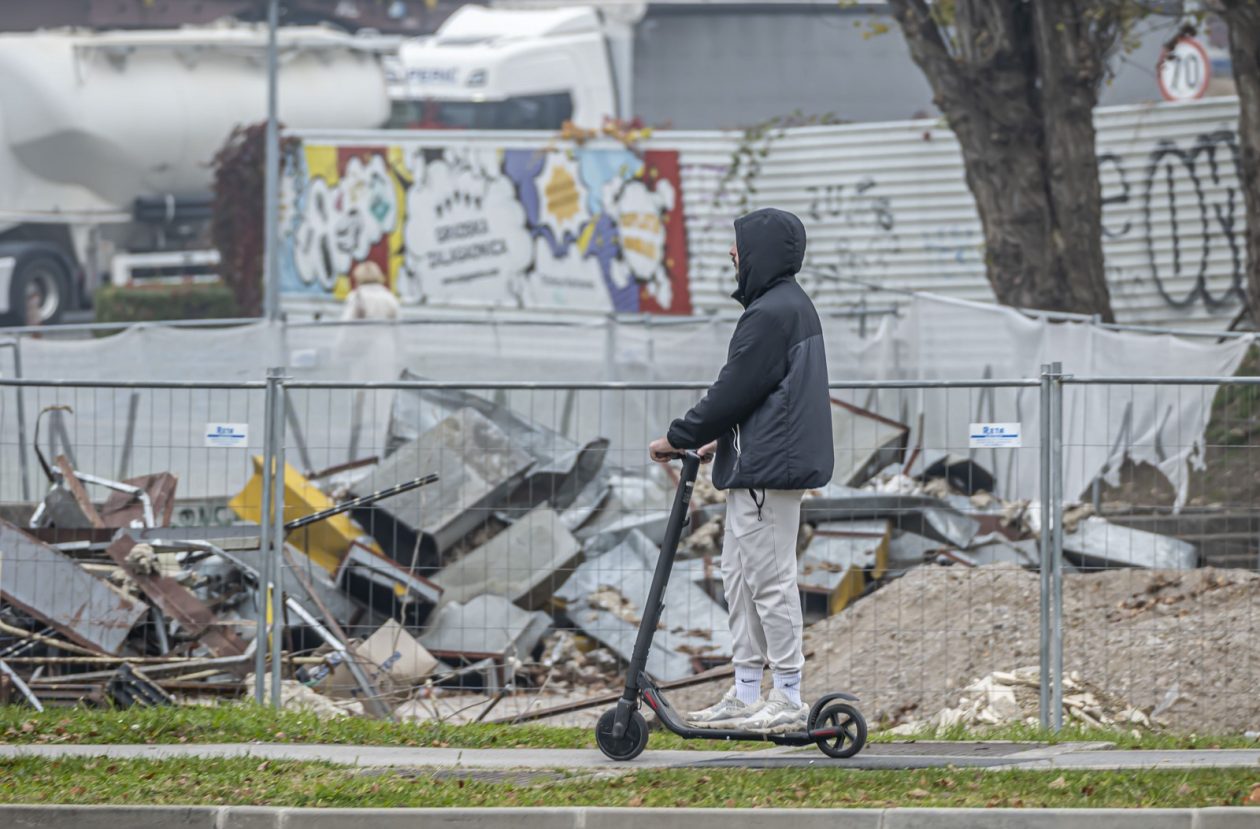 20251007karlovačkim ulicama (8) 20251007karlovačkim ulicama (8)