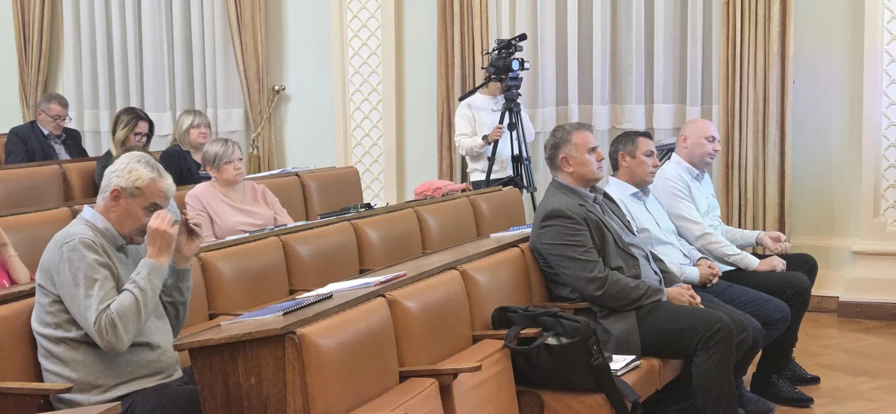 20251009 Gradsko vijeće Karlovac 03 Damir Mandioć, Miroslav Vukovojac, Dejan Tomljenović i Luka Jelkovac 20251009 Gradsko vijeće Karlovac 03 Damir Mandioć, Miroslav Vukovojac, Dejan Tomljenović i Luka Jelkovac