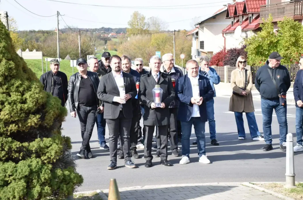 20251019 Mario Jovković, Bernardo Pahor i Marin Svetić 01 (foto Grad Karlovac)