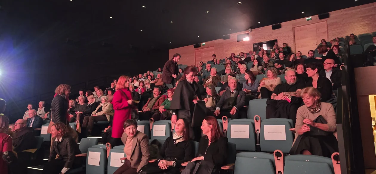 20251027 Kino Edison 04 20251027 Kino Edison 04