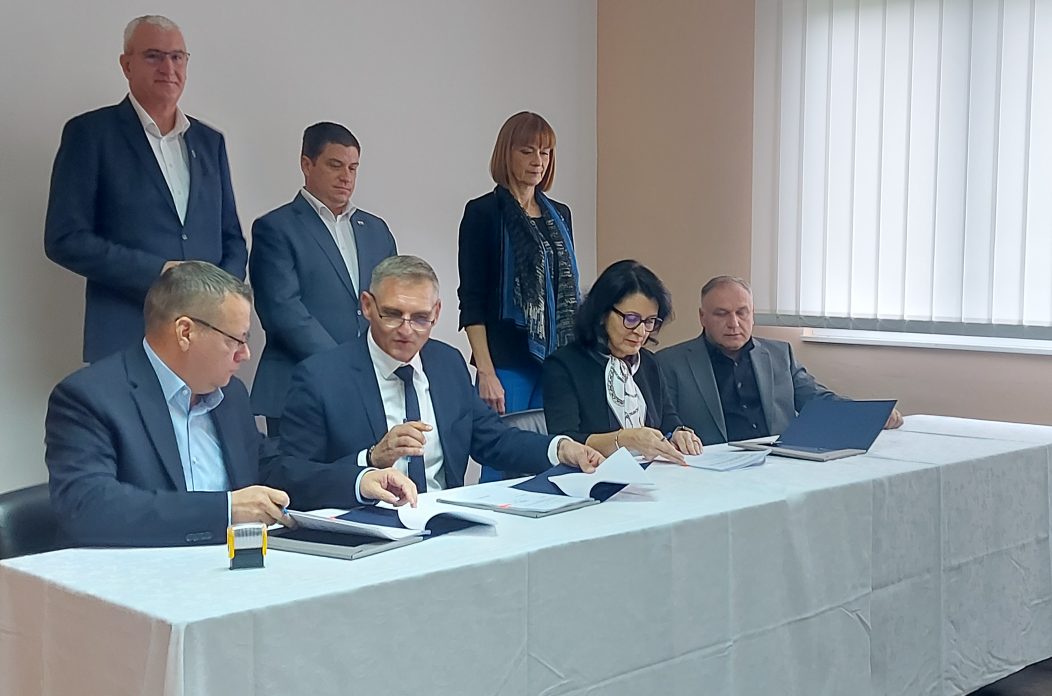 20251030 Koritinja 18 Damir Mandić, Oleg Butković, Martina Furdek Hajdin, Robert Pulez, Ivica Budimir, Gordana Batinić Jakofčić i Denis Barešić