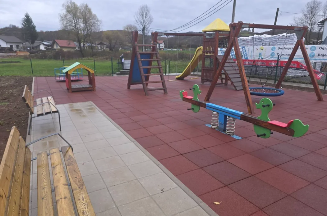 20251103 Krnjak – dječje igralište 01 (foto Općina Krnjak)