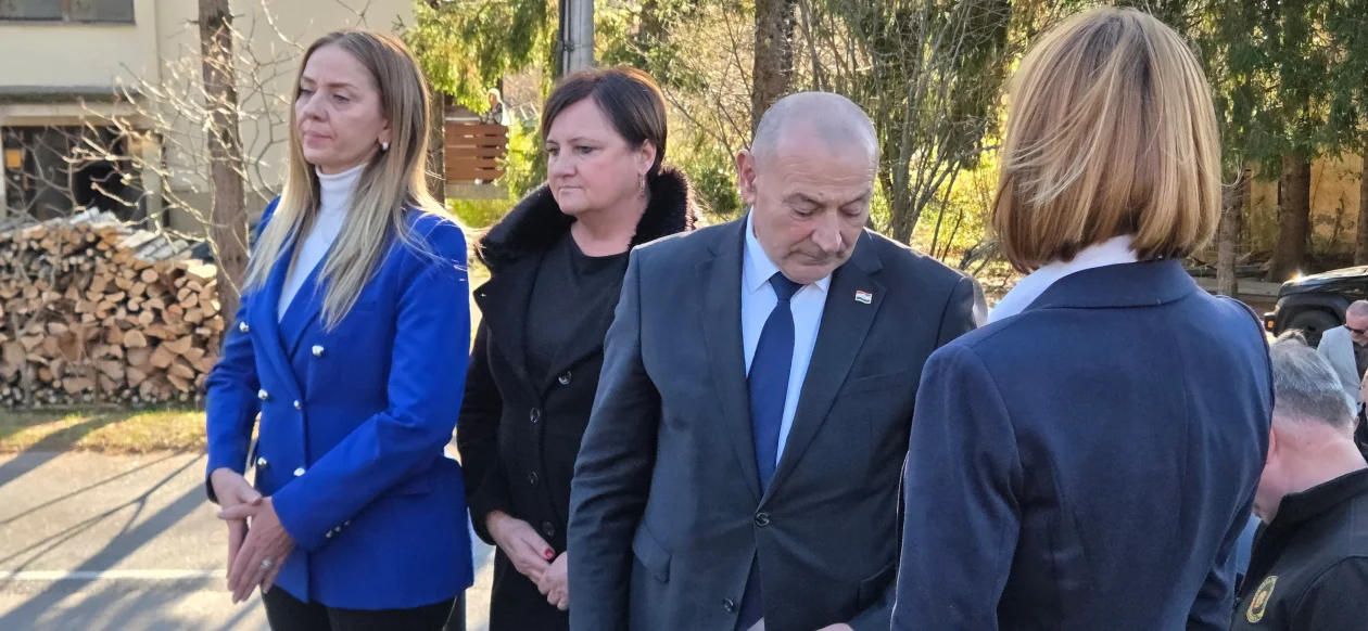 20251114 Donji Lađevac 08 Mirjana Puškarić, Anđelka Salopek, Tomo Medved i Martina Furdek Hajdin