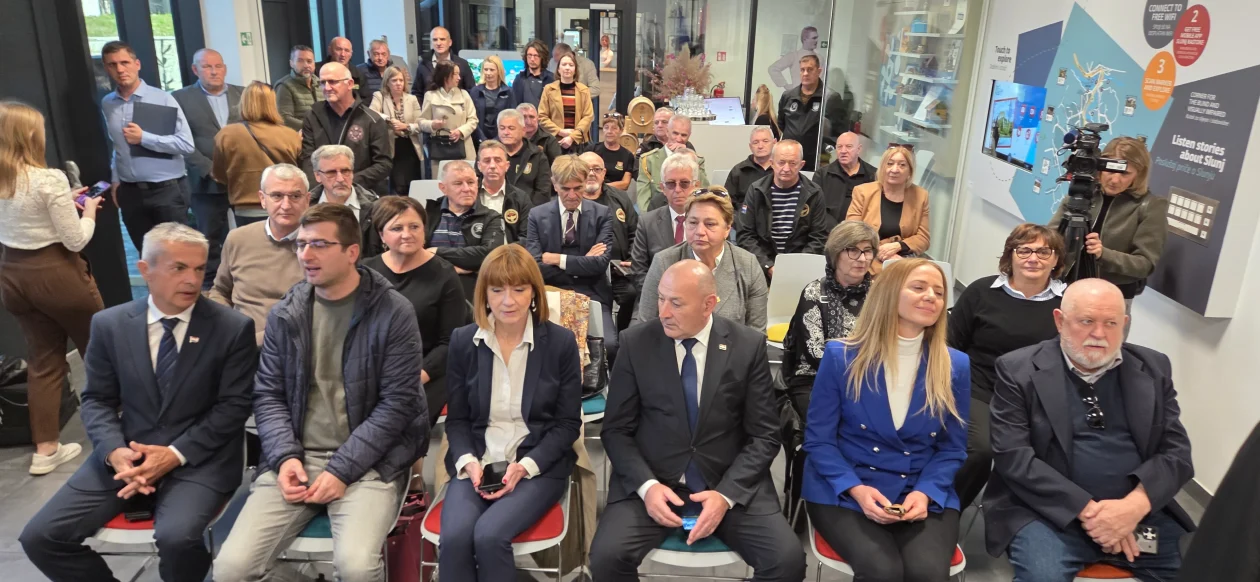 20251114 Rastoke 01 Davor Huško, Mario Biljan, Martina Furdek Hajdin, Tomo Medved, Mirjana Puškarić i Vladimir Katić