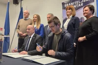 20251114 Rastoke 16 Damir Mandić, Mirjana Puškarić, Davor Huško, Martina Furdek Hajdin, Anđelka Salopek, Tomo Medved i Mario Biljan