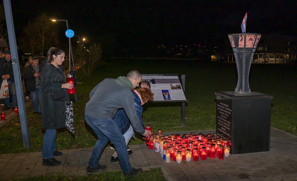 20251117 paljenje svijeća i misa za Vukovar (3)