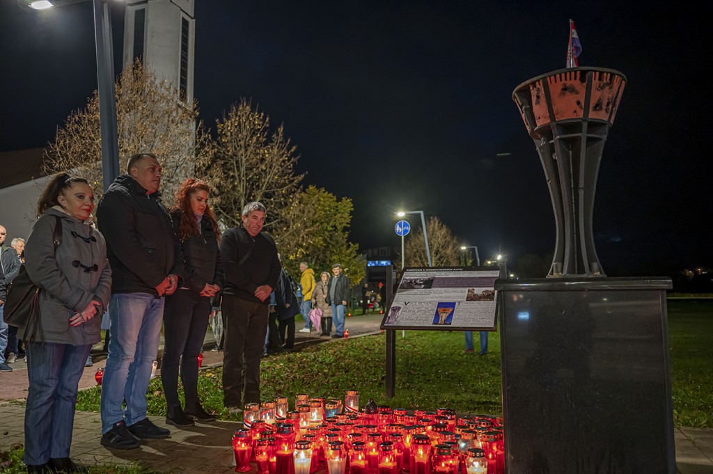 20251117 paljenje svijeća i misa za Vukovar (9)