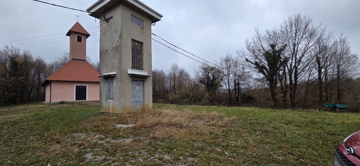20251119 Zagorje 08 trafostanica i crkva Vasilija Ostroškog