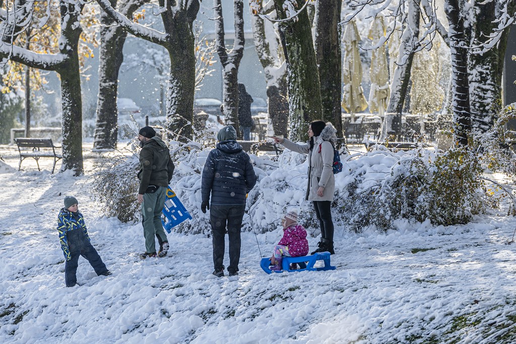 20251123 karlovačkim ulicama snijeg (3) 20251123 karlovačkim ulicama snijeg (3)
