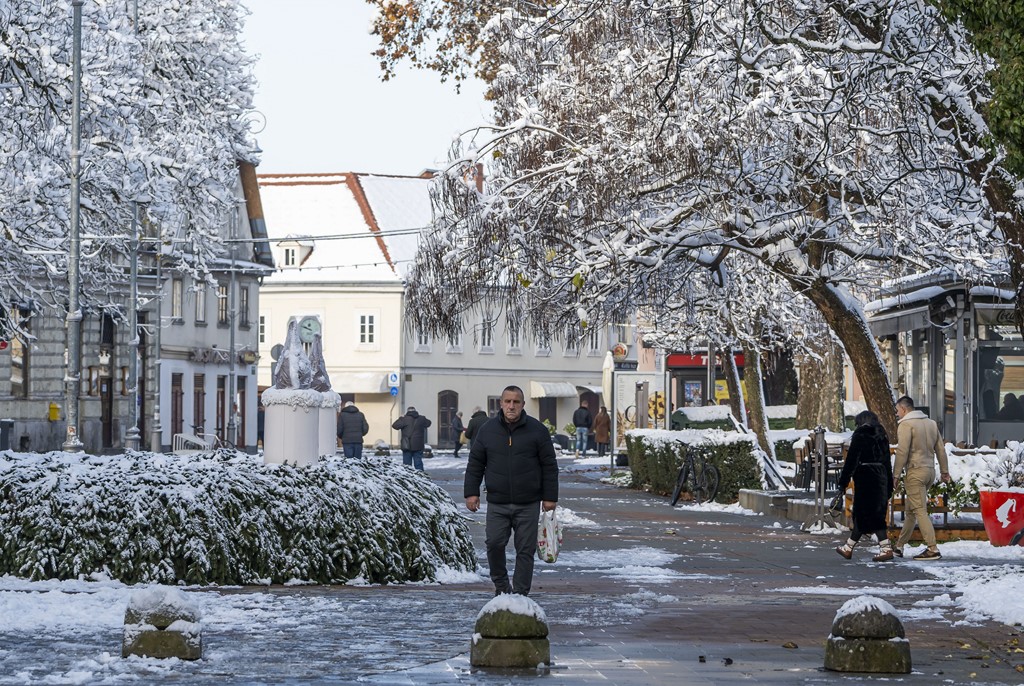 20251123 karlovačkim ulicama snijeg (36) 20251123 karlovačkim ulicama snijeg (36)