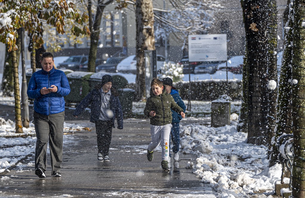 20251123 karlovačkim ulicama snijeg (40) 20251123 karlovačkim ulicama snijeg (40)