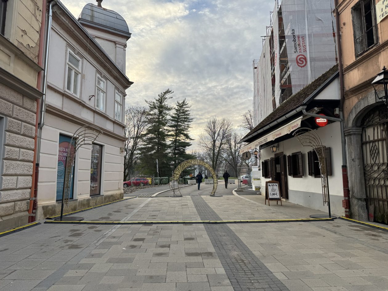 20251128 Karlovac, Radićeva ulica (foto Vlasta Lenlder Adamec) 01 20251128 Karlovac, Radićeva ulica (foto Vlasta Lenlder Adamec) 01