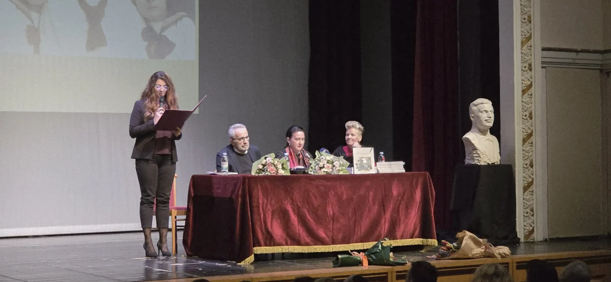 20251202 Gradsko kazalište Zorin dom 04 Dora Gornik, Ognjen Kraus, Tamara Jurkić Sviben i Tena Korkut