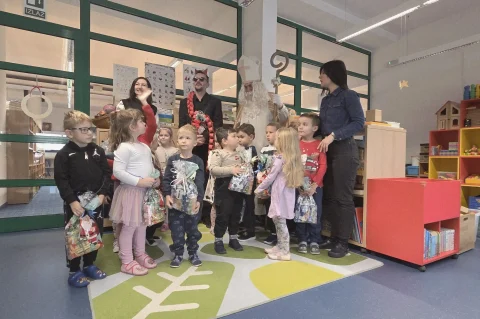 20251205 Gradska knjižnica Ivan Goran Kovačić 02 sveti Nikola, Krampus i Ivana Mihalić 20251205 Gradska knjižnica Ivan Goran Kovačić 02 sveti Nikola, Krampus i Ivana Mihalić