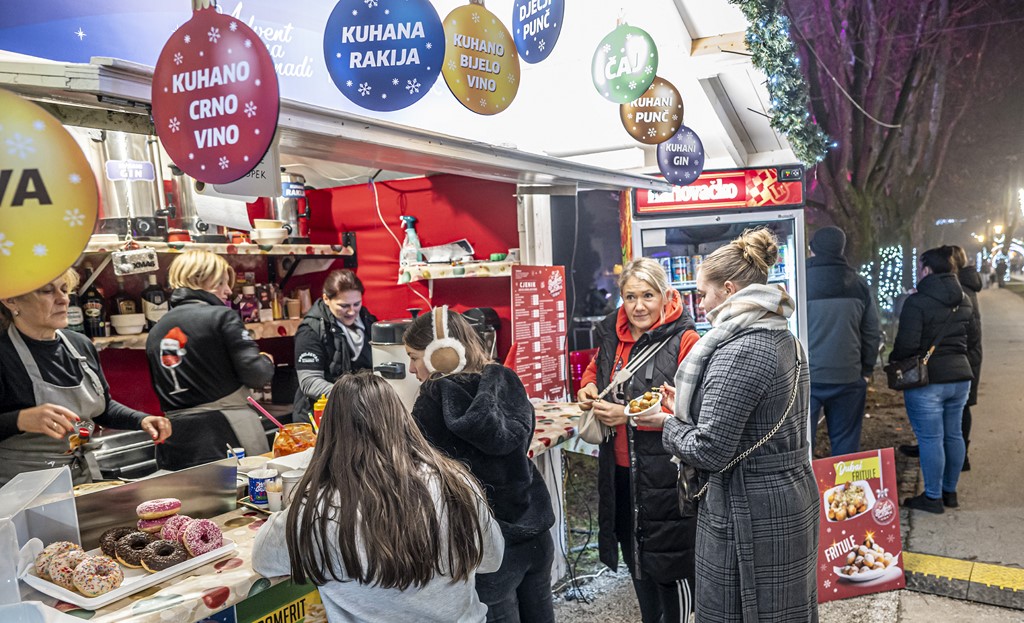 20251216 Advent u Karlovcu (8)