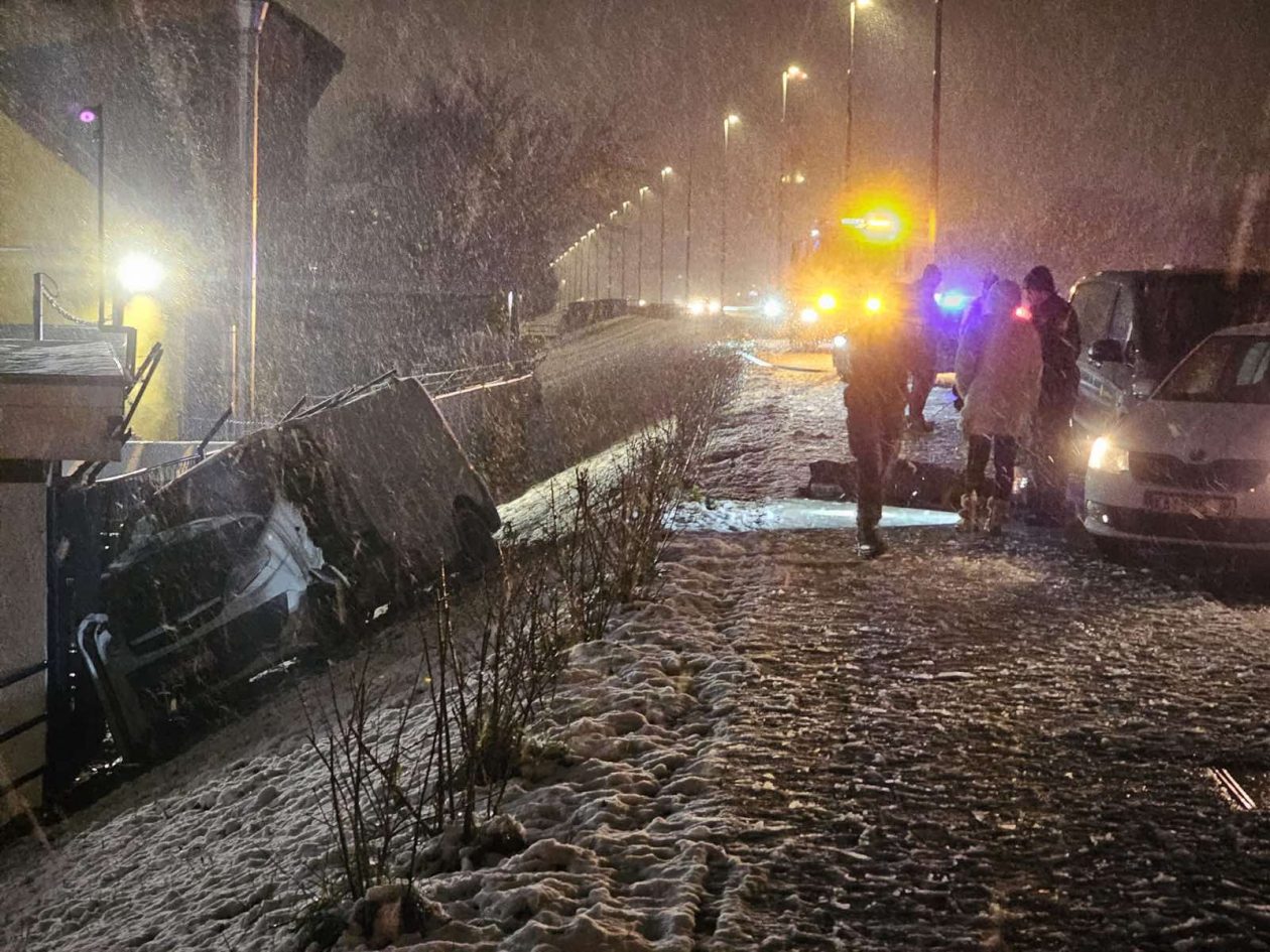 20251224 Prilaz Većeslava Holjevca, Karlovac, prometna nesreća 01