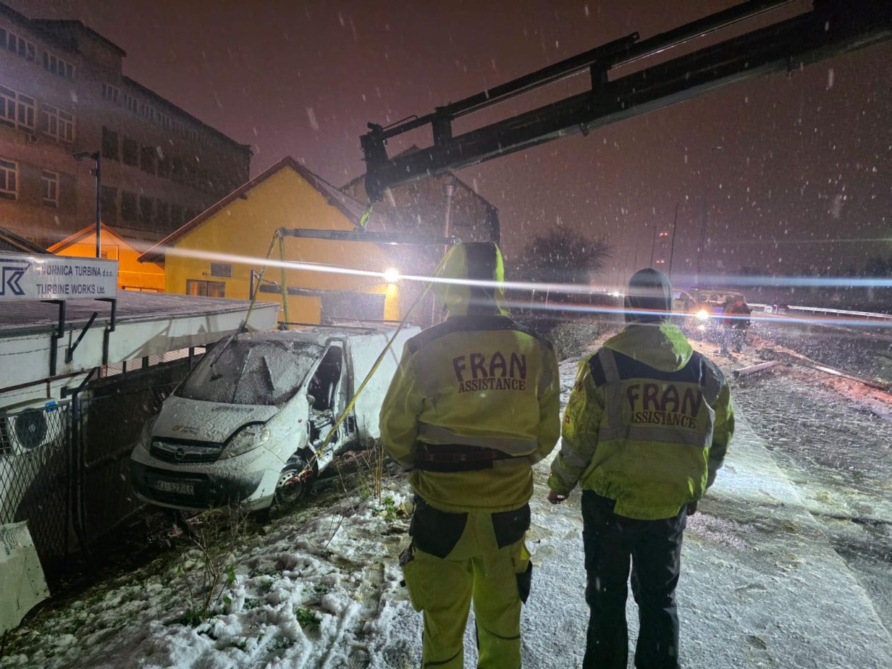 20251224 Prilaz Većeslava Holjevca, Karlovac, prometna nesreća 02