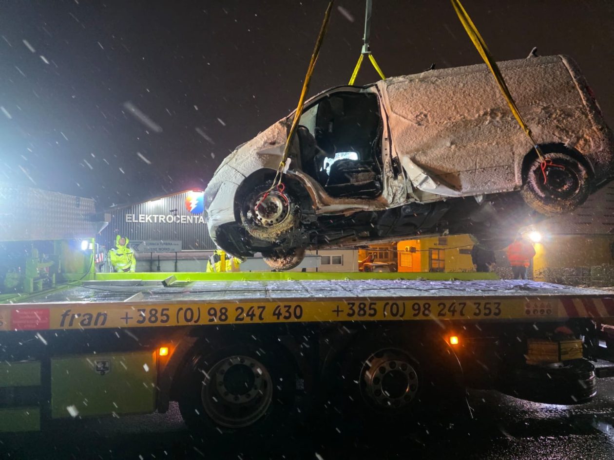 20251224 Prilaz Većeslava Holjevca, Karlovac, prometna nesreća 04