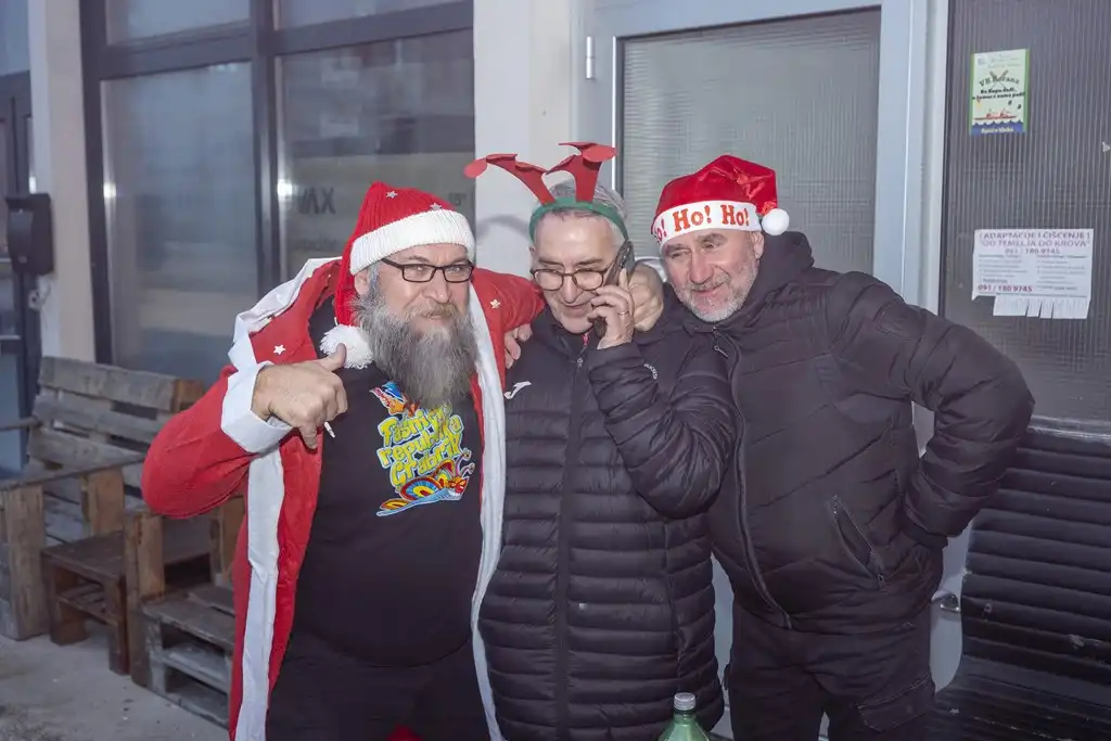 20251231 Frizerski salon Karlo (foto Igor Čepurkovski) 15 Tomislav Pudina, Marijan Bakić i Zoran Eremić