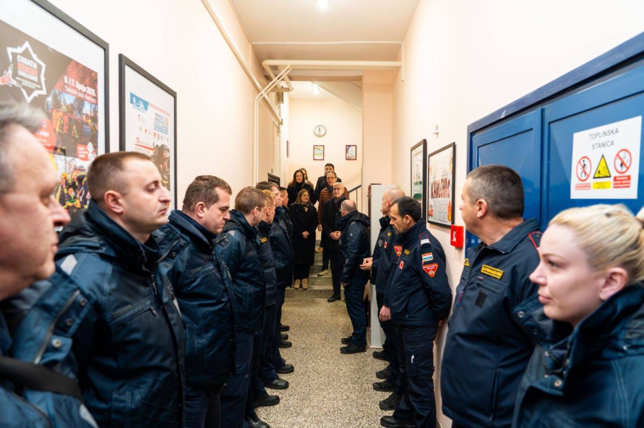 20251231 Javna vatrogasna postrojba Karlovac (foto Grad Karlovac) 01