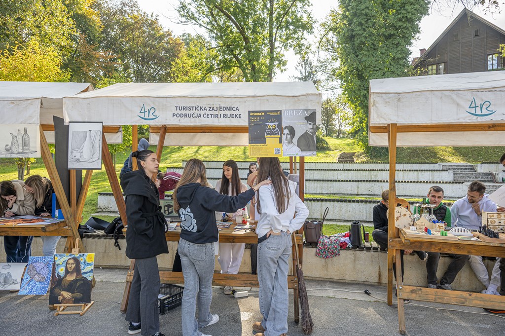 20251914 Sajam srednjih škola u Duga resi (12) 20251914 Sajam srednjih škola u Duga resi (12)