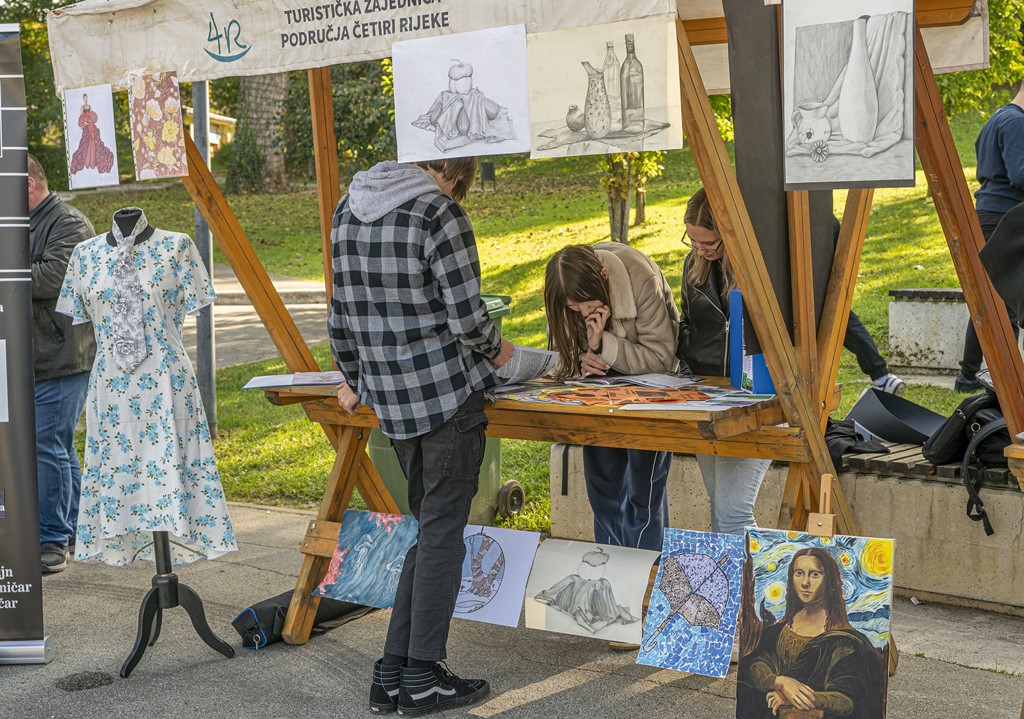 20251914 Sajam srednjih škola u Duga resi (13) 20251914 Sajam srednjih škola u Duga resi (13)