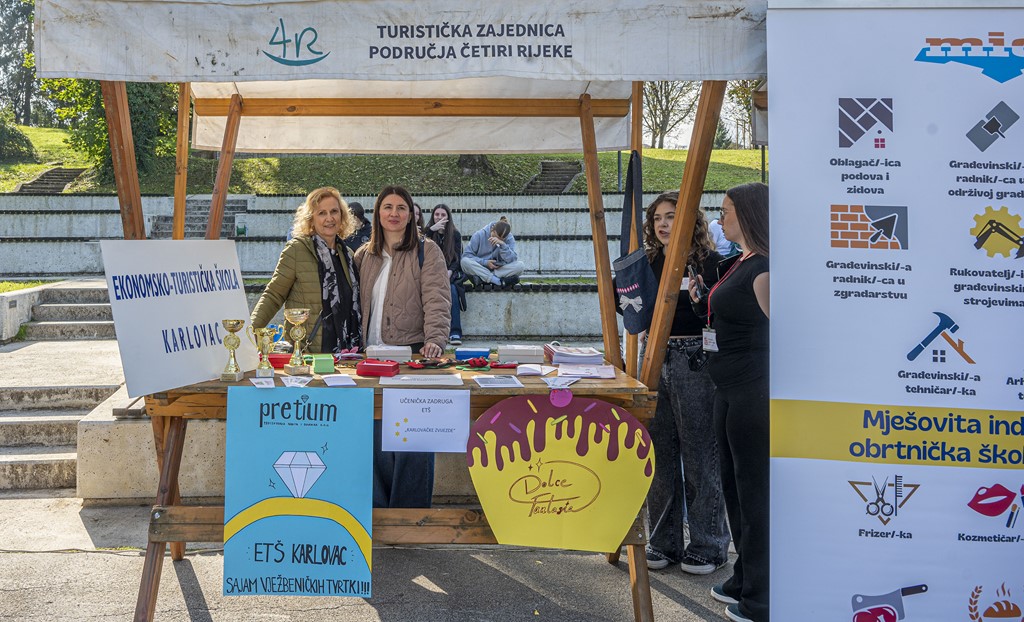 20251914 Sajam srednjih škola u Duga resi (14) 20251914 Sajam srednjih škola u Duga resi (14)