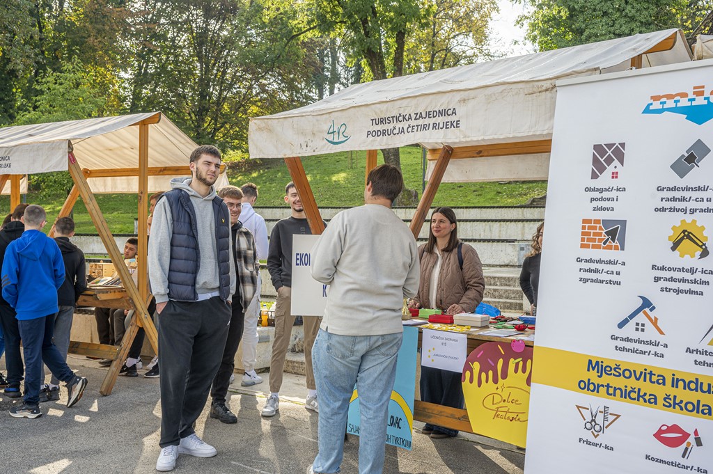 20251914 Sajam srednjih škola u Duga resi (20) 20251914 Sajam srednjih škola u Duga resi (20)