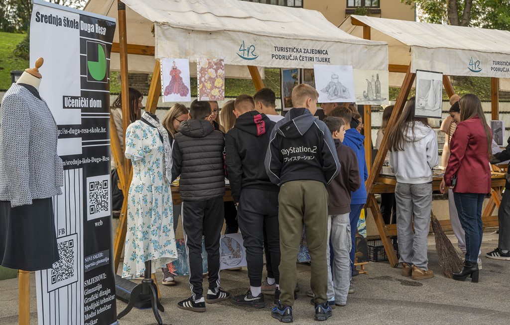 20251914 Sajam srednjih škola u Duga resi (21) 20251914 Sajam srednjih škola u Duga resi (21)