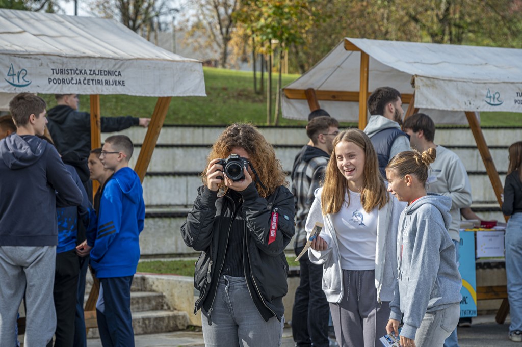 20251914 Sajam srednjih škola u Duga resi (22) 20251914 Sajam srednjih škola u Duga resi (22)
