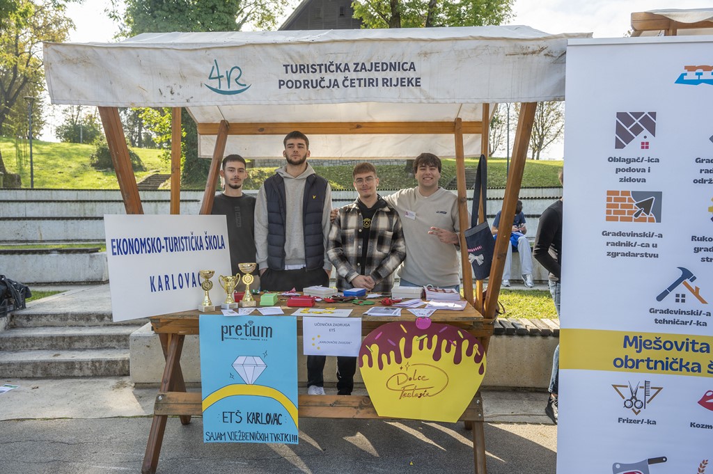 20251914 Sajam srednjih škola u Duga resi (6) 20251914 Sajam srednjih škola u Duga resi (6)