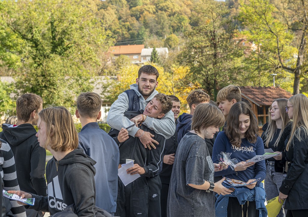 20251914 Sajam srednjih škola u Duga resi (7) 20251914 Sajam srednjih škola u Duga resi (7)