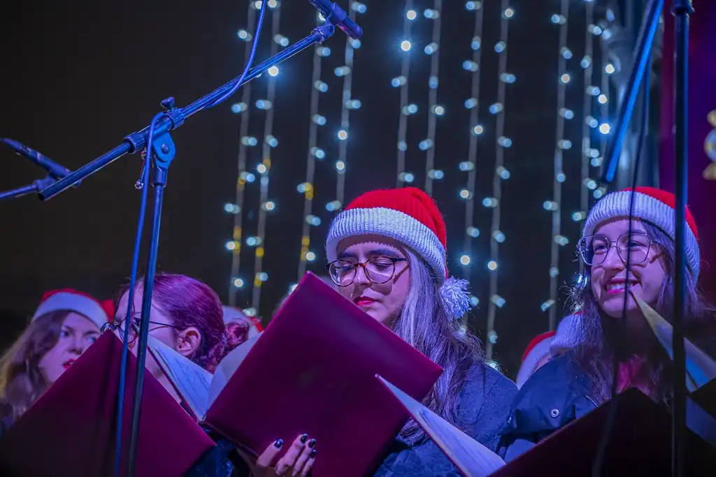 20252012 Advent u Karlovcu (foto Igor Čepurkovski) 03 Prvo hrvatsko pjevačko društvo Zora
