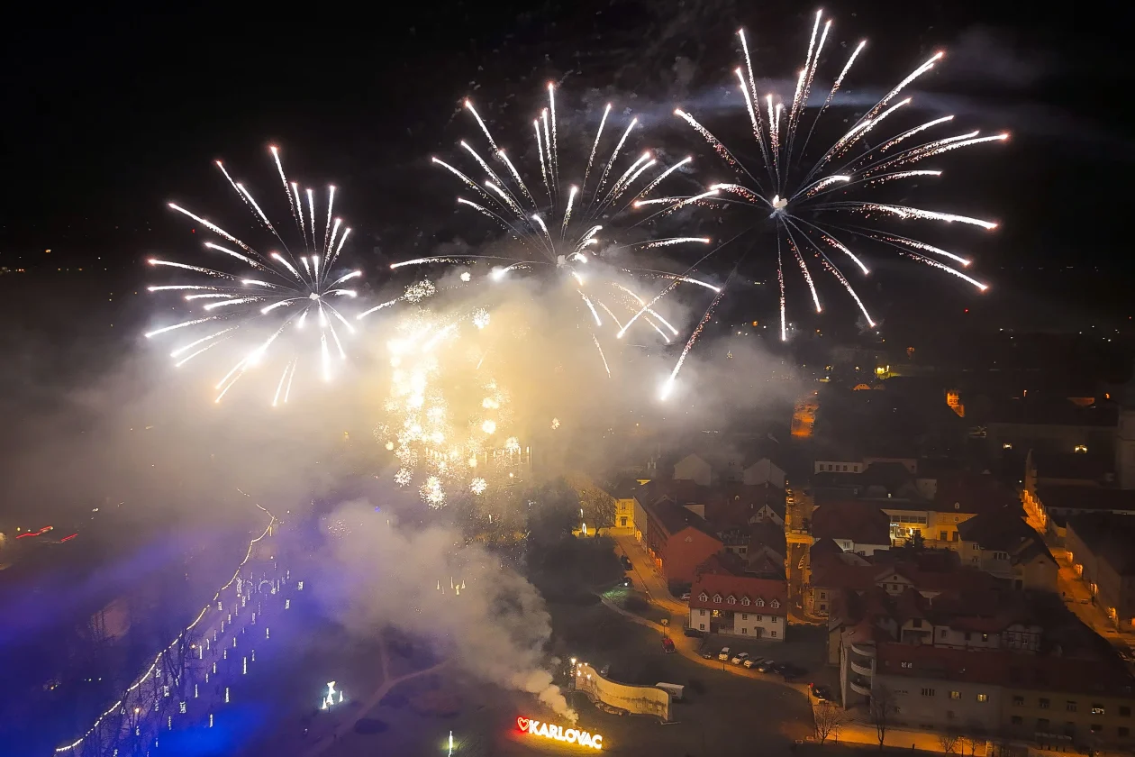 20253112 Karlovac, doček Nove godine (foto Filip Granić) 06