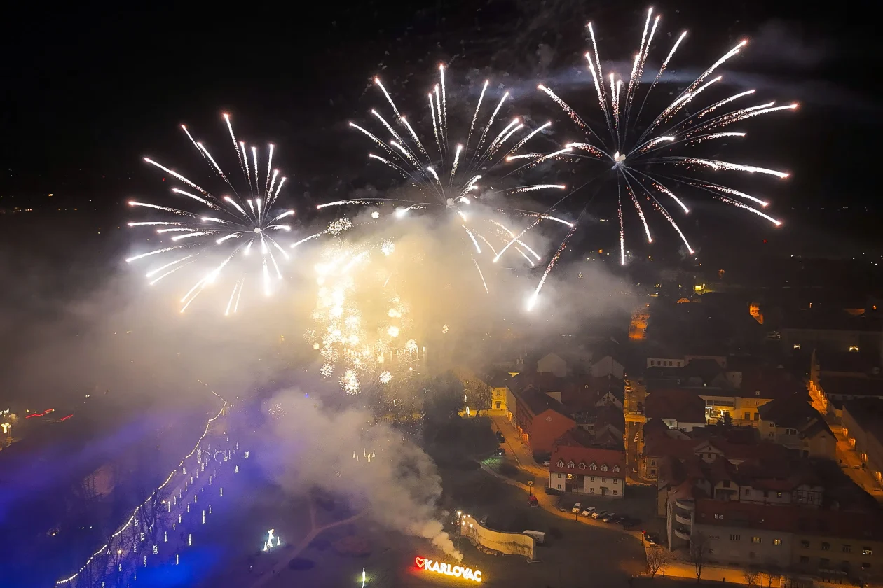 20253112 Karlovac, doček Nove godine (foto Filip Granić) 07