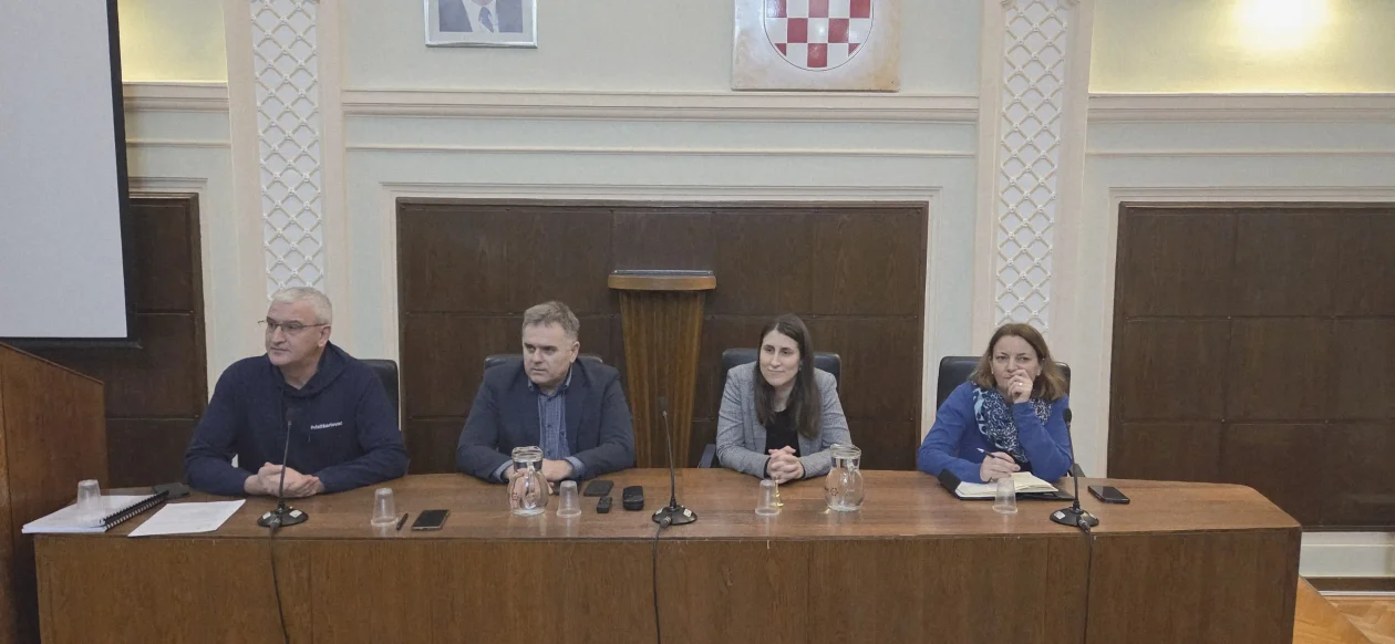 20260209 Grad Karlovac 03 Damir Mandić, Miroslav Vukovojac, Ivana Grbić Lončarić i Ana Hranilović Trubić