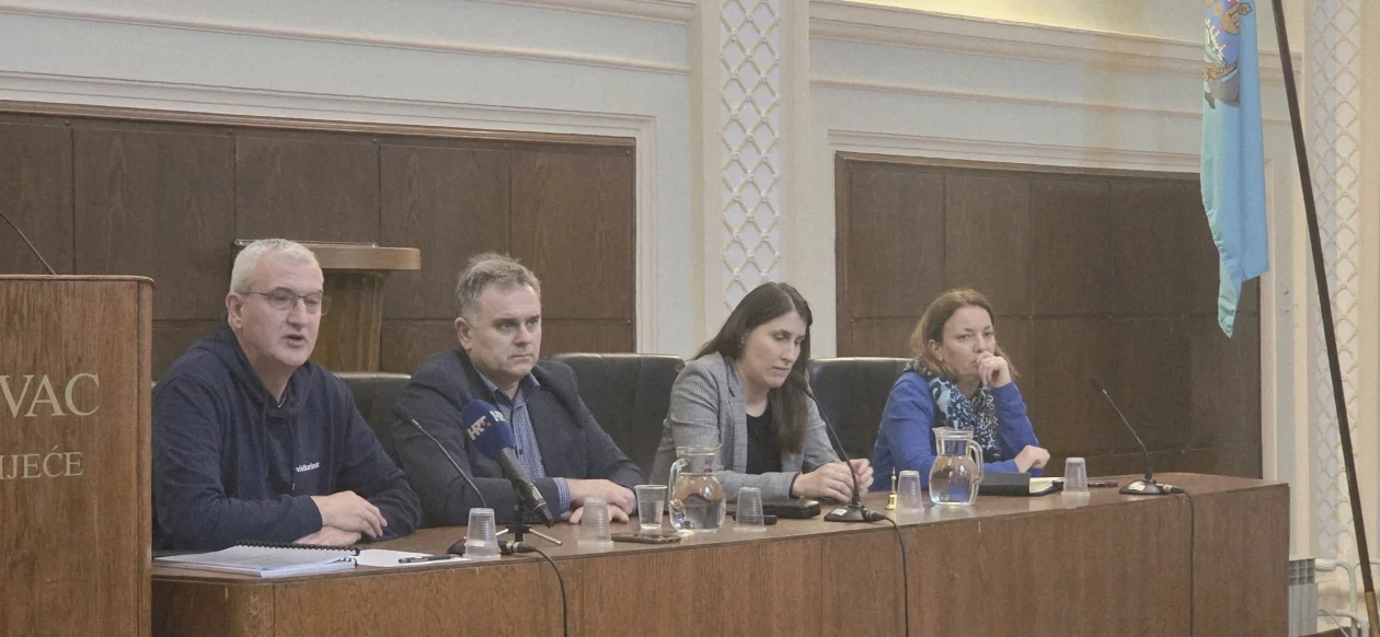 20260209 Grad Karlovac 10 Damir Mandić, Miroslav Vukovojac, Ivana Grbić Lončarić i Ana Hranilović Trubić